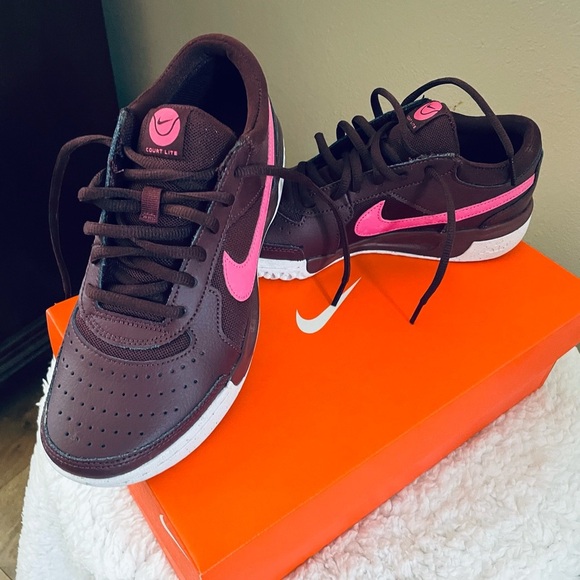 Nike purple and Pink Sneakers with Athletic Silhouette - Picture 1 of 8